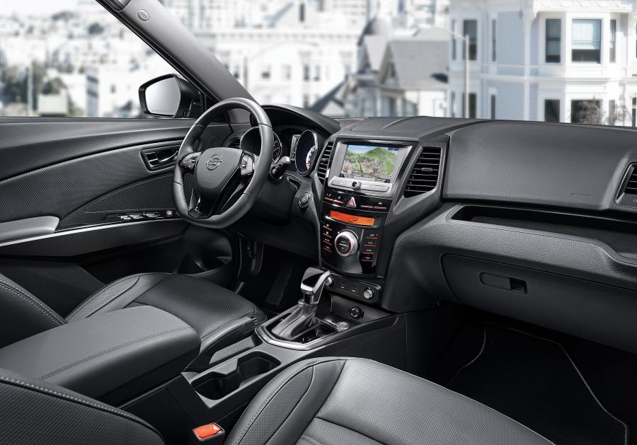 Интерьер SsangYong Tivoli Air 2016 года  (KR) (фото 4 из 7)